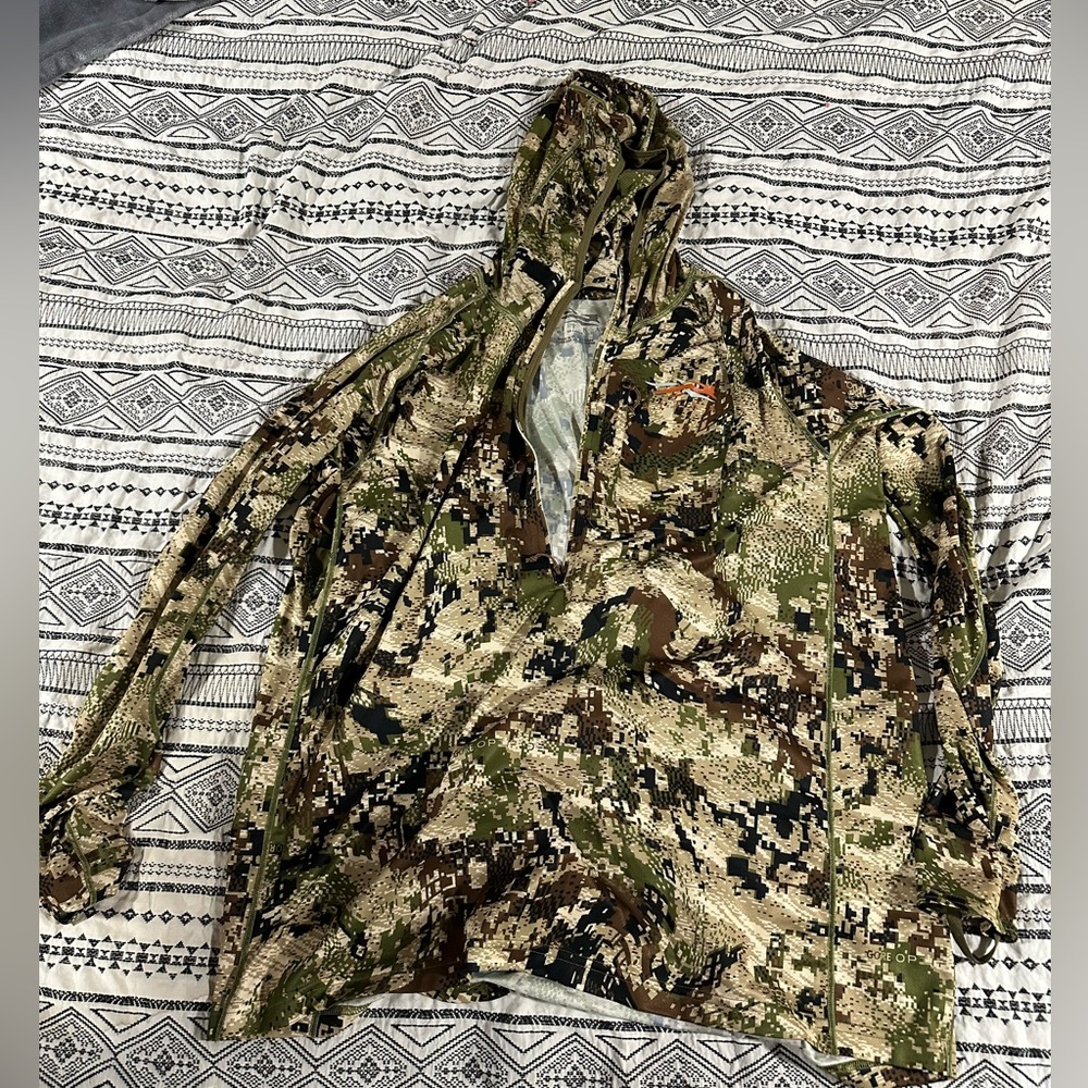 Men’s 2XL lightweight Sitka hoodie